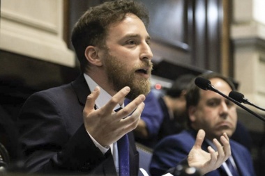 Otermín: “Hay voluntad de reestructurar la deuda pero defendiendo a los bonaerenses”