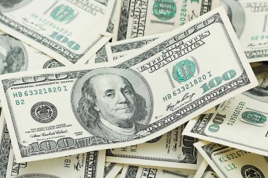 El dólar marcó un nuevo máximo y cerró a $62,37 limitado por las ventas oficiales