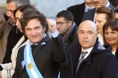 Milei tuvo su primer Tedeum en la Catedral: despertó pocos aplausos y se fue insultado