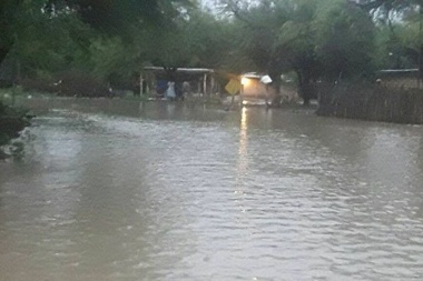 Evacúan a 10.000 personas de un municipio salteño ante la crecida del río Pilcomayo