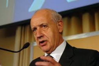 Lavagna prometió "reactivar el consumo, la inversión y la producción" si es elegido presidente
