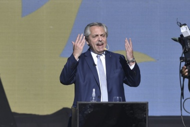 Fernández: “Los salarios de los que trabajan no van a pagar más impuesto a las ganancias”
