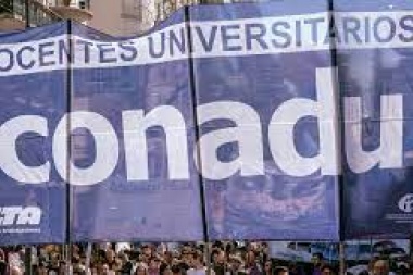 Paro de 24 horas de docentes universitarios por mejoras salariales