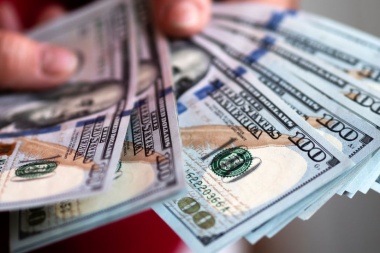 Tras el cruce de Milei al Fondo, el “Blue” alcanza otro récord: $1.365