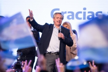 Fernández volvió a responder en Twitter y envió mensajes a Tinelli y Galperín