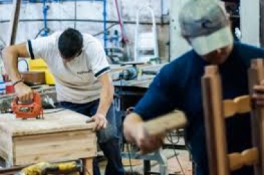 Durante la gestión Vidal, cerraron unas 185 empresas por mes en la provincia