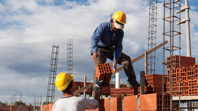 Empleo: se pierden más de 430 puestos de trabajo por día en la construcción, según el Indec