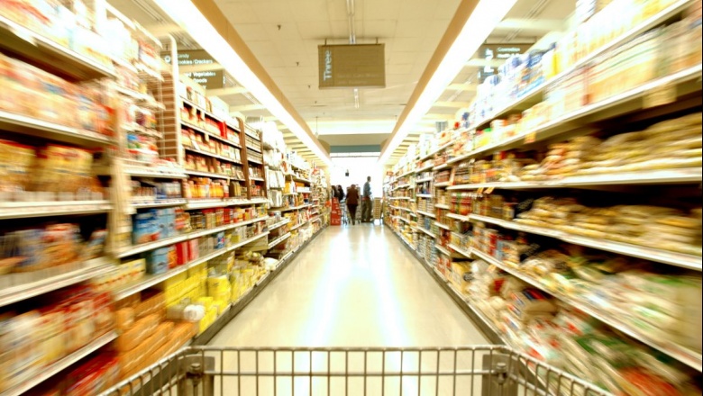 Fin del cepo: por las suba de tasas, el consumo cae fuerte en abril