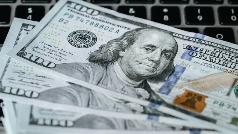 Cuenta regresiva para los dólares “cara chica”: qué pasa con los billetes sucios y rotos y hasta cuándo los bancos pueden aceptarlos