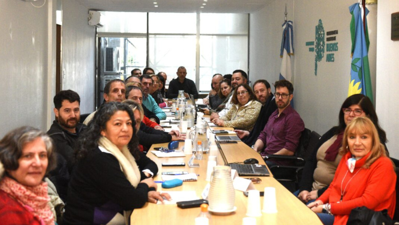 La Provincia llamó para este jueves a los estatales bonaerenses a negociar salarios