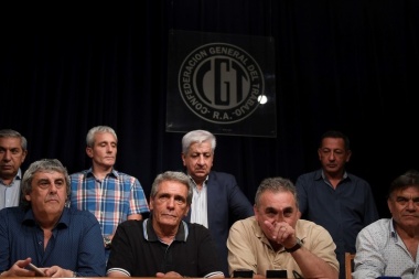 CGT posterga reunión de cúpula a la espera del veto de Macri a la ley de tarifas