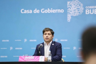 Kicillof adhiere a las medidas de restricción y anuncia inversiones en materia social