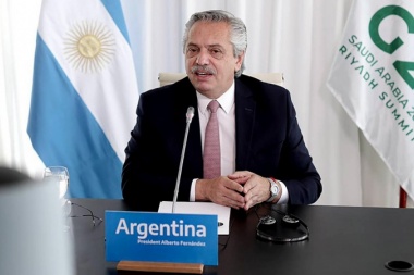 El presidente Alberto Fernández padece una “hernia de disco lumbar” y se indicó “reposo”