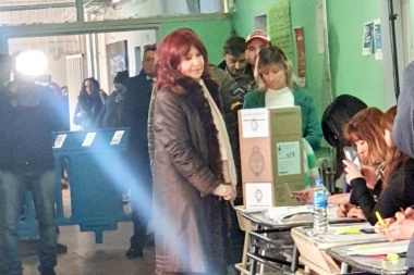 Cristina Fernández votó en Santa Cruz y recordó a Néstor Kirchner: “Es un día de muchas emociones”