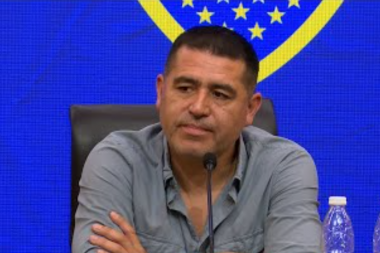 Cruce de acusaciones entre los candidatos de Boca y banderazo de hinchas por Riquelme