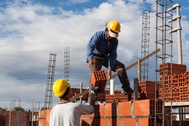 Empleo: se pierden más de 430 puestos de trabajo por día en la construcción, según el Indec