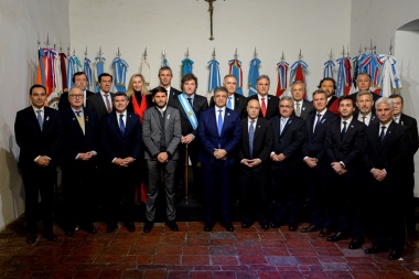 Milei y 18 gobernadores provinciales firmaron el Pacto de Mayo en Tucumán