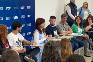 En medio de la tensión con los universitarios, Cristina visita la UNDAV en Avellaneda