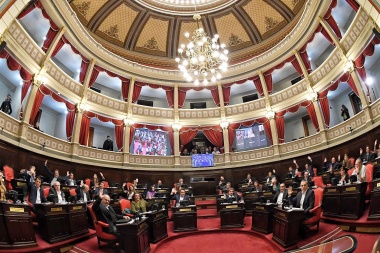 Avanza proyecto que permite reelección indefinida de legisladores