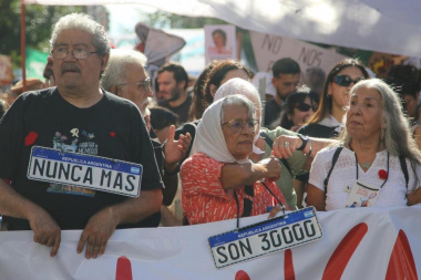 Multitudinaria movilización a Plaza de Mayo a 50 años del Golpe de Estado