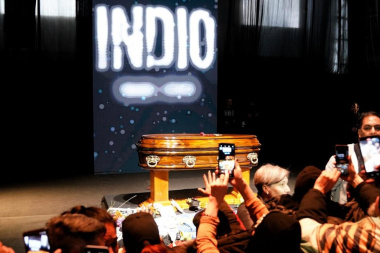 Una multitud despide al Indio Solari en Avellaneda
