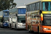 Colectivos más caros: rige aumento del 7% en las líneas nacionales que circulan en el AMBA